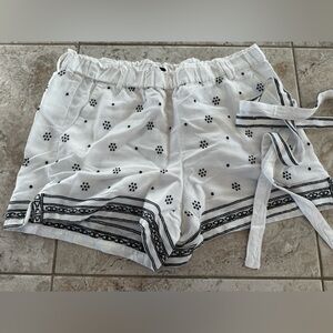 LOFT shorts with removable belt